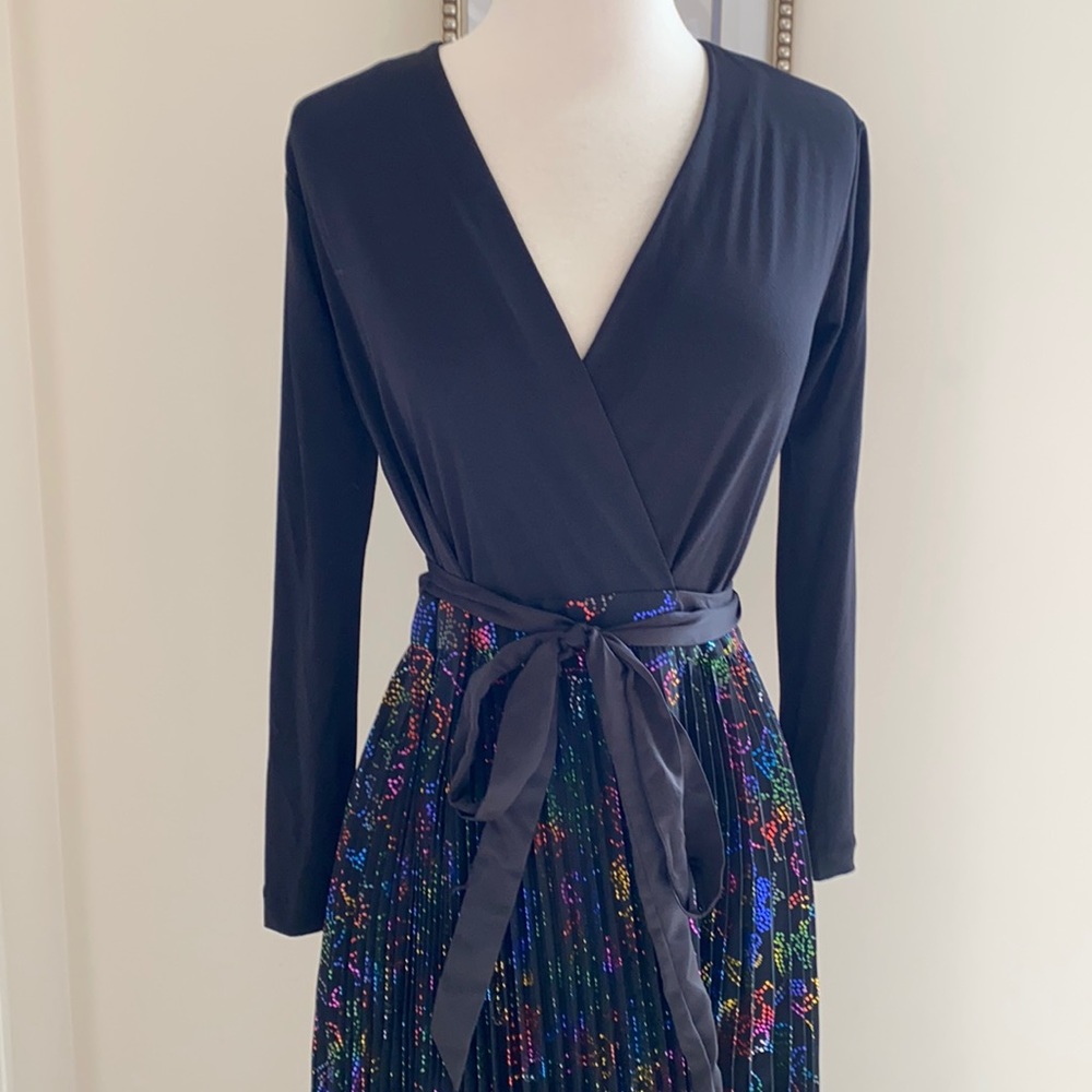 • Lularoe DeAnne Wrap Dress • - Picture 1 of 7